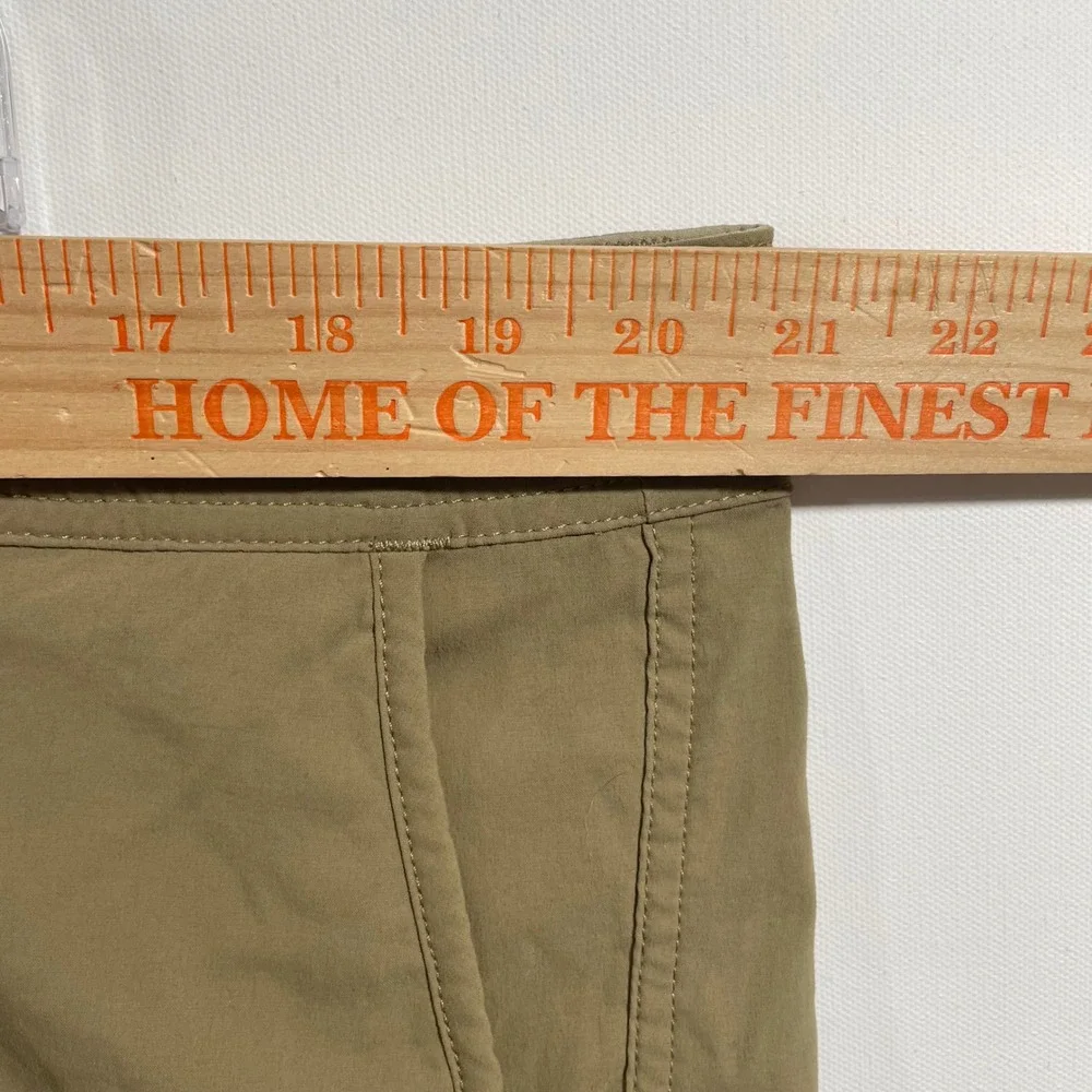 Patagonia Mens Quandary Shorts Tan Khaki Hiking Outdoor Size 40 10 Inch Inseam